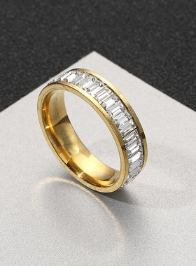 不锈钢锆石情侣对戒厂家直供