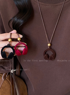 韩系红色丝绒耳机吊坠毛衣链女