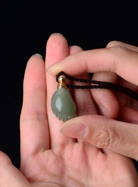 和田玉小脚丫知足常乐或香水项坠