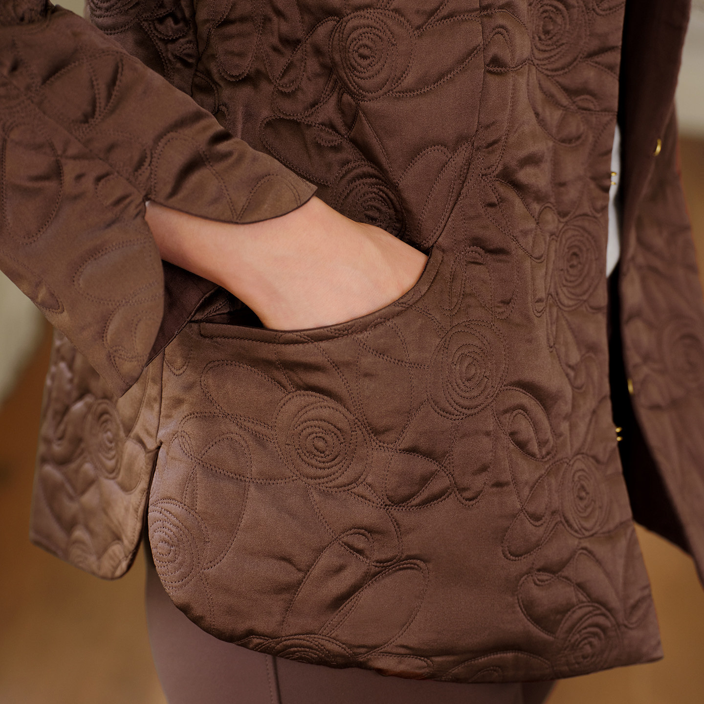 安莉芳舒适奢华桑蚕丝圆领开衫优雅精致刺绣女家居服上装EL01188,淘宝优惠券,粉丝福利购,淘宝优惠卷