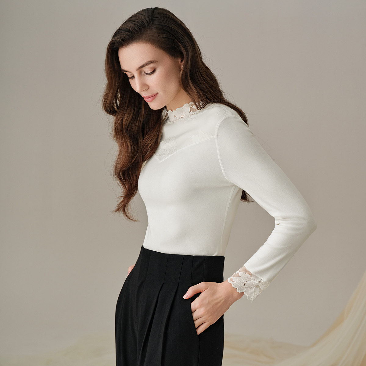 安莉芳秋冬外穿气质新款秋衣高领肌底衣女士打底暖肤衣打底衫舒适