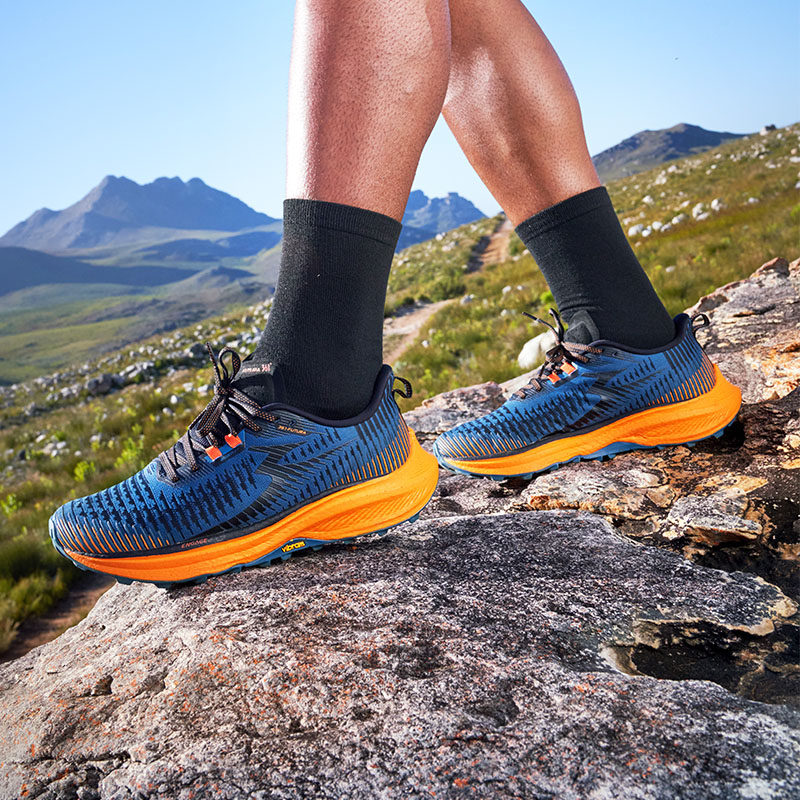 361国际线FUTURA跑步鞋男2025年新款耐磨缓震跑鞋专业防滑户外鞋