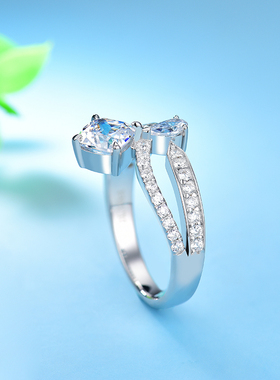 婚戒戒指结婚浪漫加冕求婚女王轻奢铂金钻PT950女友送莫桑皇冠18K