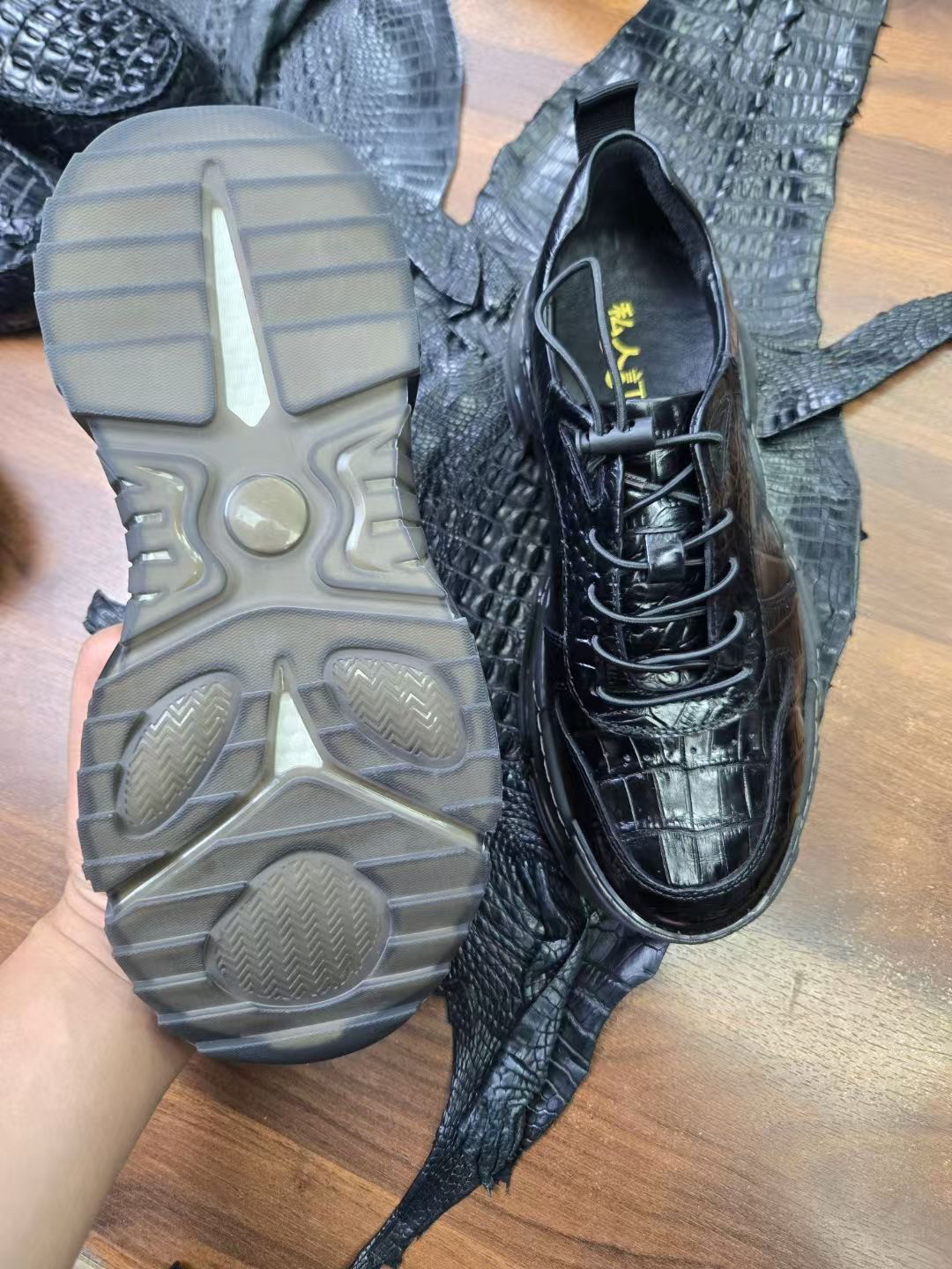 鳄鱼肚皮老爹鞋男微博轮橡胶底防滑抓地懒人抽绳一脚蹬轻奢休闲鞋,淘宝优惠券,粉丝福利购,淘宝优惠卷