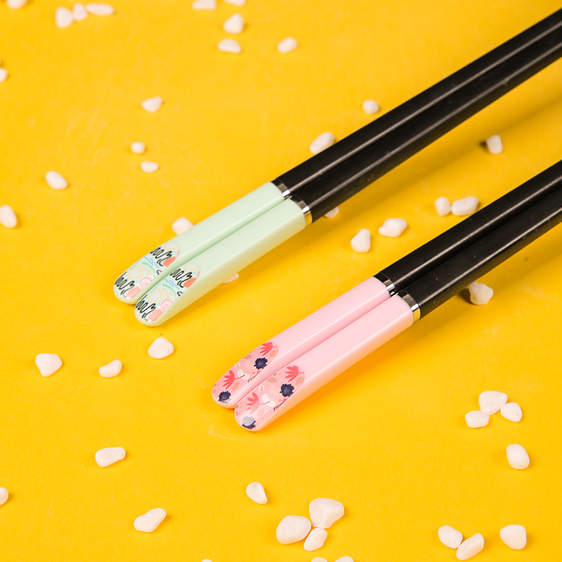情侣筷子家用两双装一对可爱便携防滑合金防霉抗菌夫妻五色卡通筷