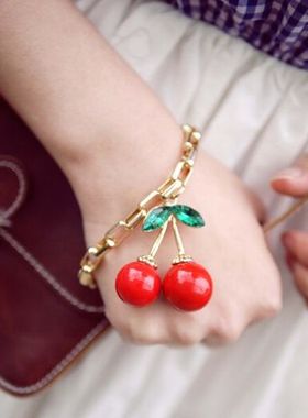 日韩创意绿宝石红色樱桃手链个性百搭杂志款金属链手镯手环饰品