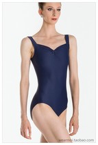 Wei Mel ballet WearMoi French import ballet dancer to practice utilitarian bodies faustine