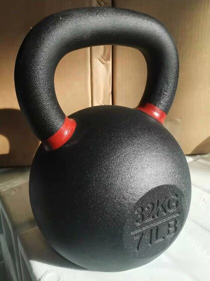 Solid kettlebells, hard kettlebells, cast iron kettlebells, men's and women's fitness kettlebells, electroplated dumbbells, precision barbell plates