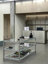 Minimalist Clothing Store Show Shelf Aluminium Profile Industrial Wind Multilayer Shelve Medium Island Running Water Table Glass Display Show Cabinet