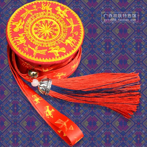 壮族铜鼓纹茉莉花香包 民间工艺品布艺铜鼓挂件 广西民族特色礼品 - 图1