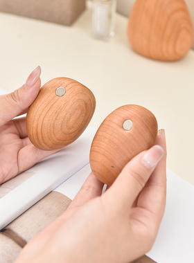 樱桃木平衡石解压工艺品小摆件