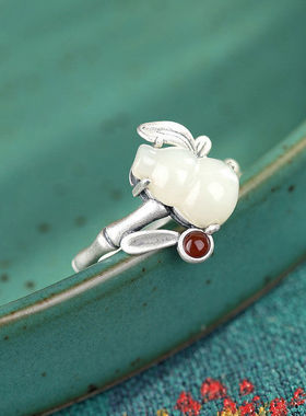 合金镀银活口戒指镶嵌葫芦白玉招