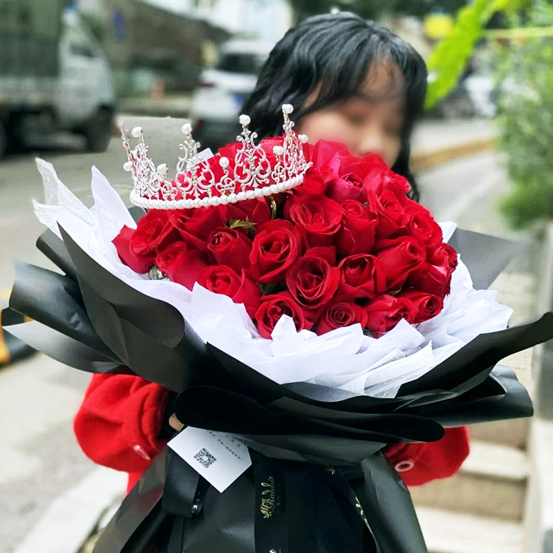 女王半圆皇冠鲜花花束装饰品花店包花装扮材料花艺配饰 享爱鲜花包装材料 淘优券