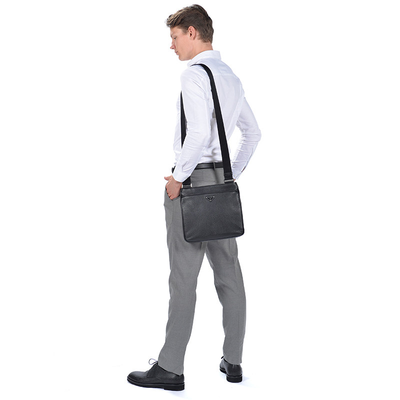 prada /普拉达男包荔枝纹斜挎包 KeanGlobal海外男士包袋