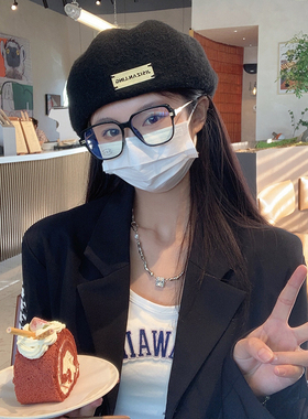 显脸小黑色反戴贝雷帽女前进帽子