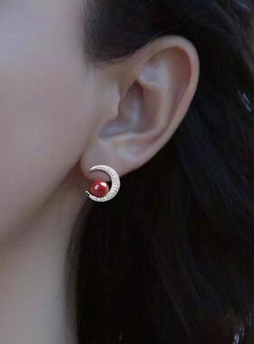 朱砂锆石月亮耳钉女2025新款爆款高级感耳环轻奢小众设计百搭耳饰
