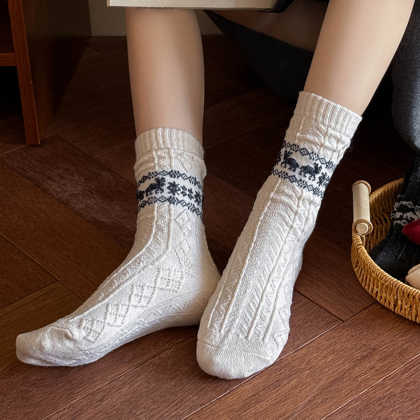 复古费尔岛袜子女秋冬长筒搭配雪地靴加绒加厚保暖毛圈中筒民族风,淘宝优惠券,粉丝福利购,淘宝优惠卷