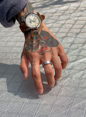 打不规则锤目纹窄版戒指