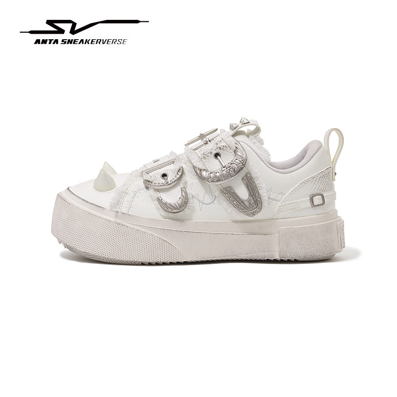 安踏SV Lilith 莉莉丝丨哥特风板鞋女潮流排扣运动鞋122548006VS,淘宝优惠券,粉丝福利购,淘宝优惠卷