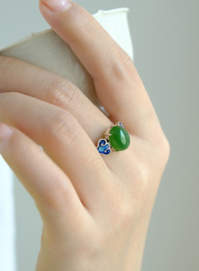 仿冰种蛋面绿玉髓祥云珐琅戒指 复古宝石风格设计 男女士翠绿深邃