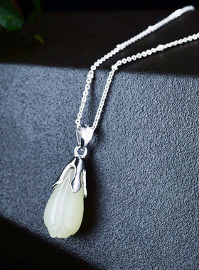 925纯银天然和田玉玉兰挂坠子