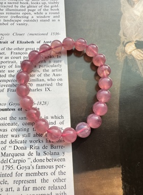 天然紫马粉水晶手串满色紫马粉冰透感十足，珠径9mm+圈口17左右