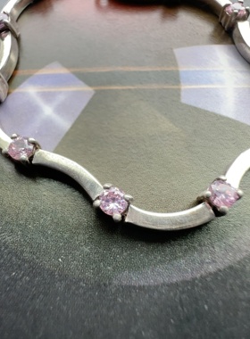 925银镶粉尖晶石手链，波浪形设计线条柔和搭配粉色宝石更具美感