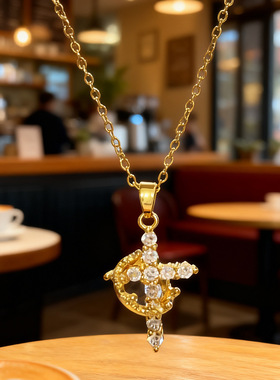 钛钢轻奢微镶锆石十字架套皇冠吊坠项链小众设计感轻奢感颈链