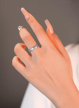 行业天花板交叉菱格纹戒指