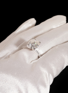 奢华9*11D色VVS莫桑钻女戒