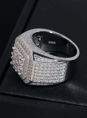 S925银镶D色莫桑钻戒指强火彩