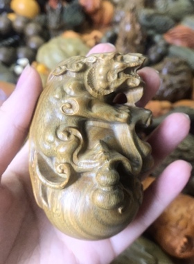 天然绿檀木雕貔貅抱葫芦创意文玩手把件家居装饰品桌面工艺品摆件