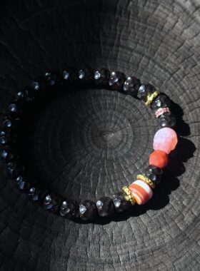 【藏玺·物与悟】原创款椰蒂无相玛瑙精雕粉糯尸陀林文玩手串手链