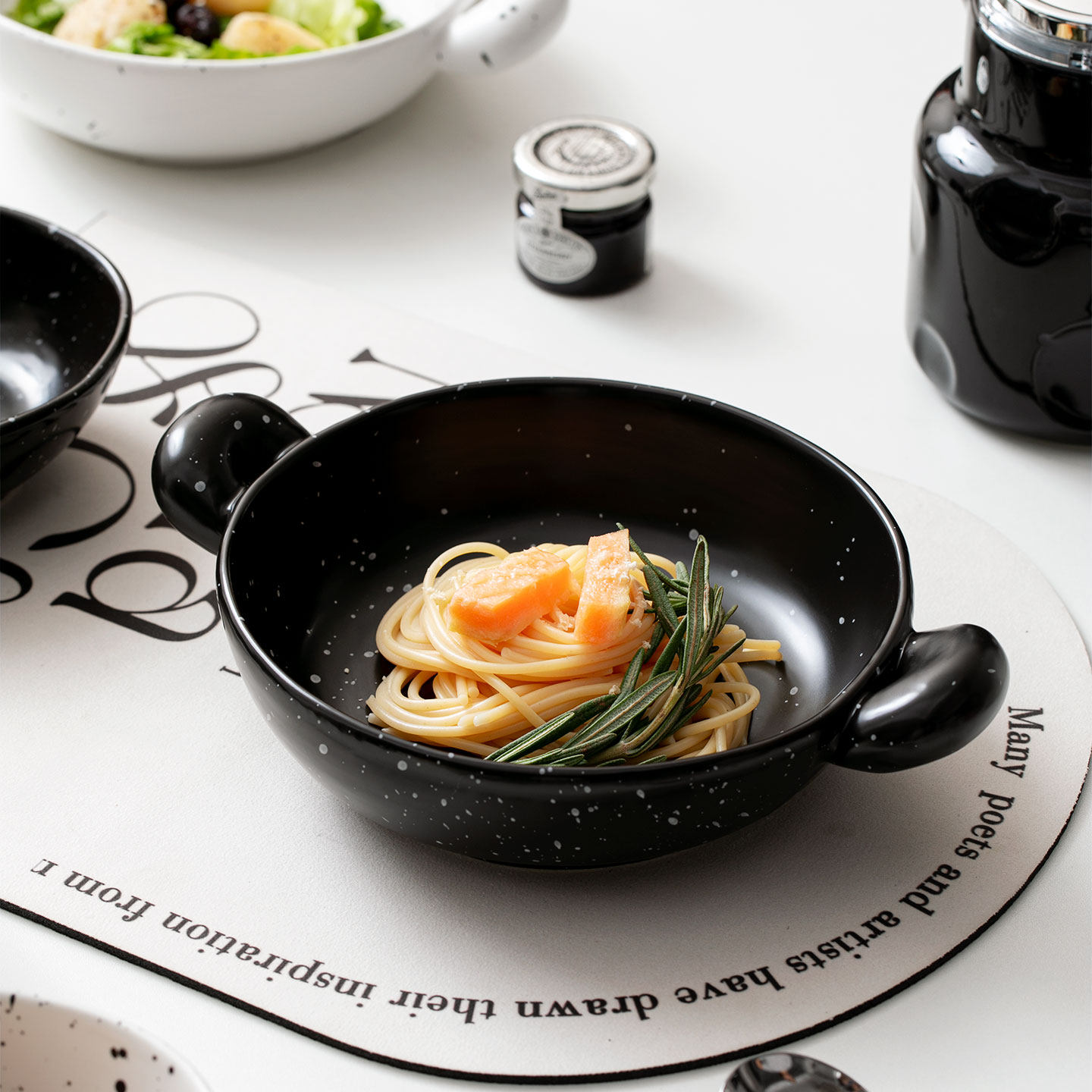 北欧创意陶瓷碗双耳防汤菜盘酒店家用装菜面碗汤碗水果沙拉碗