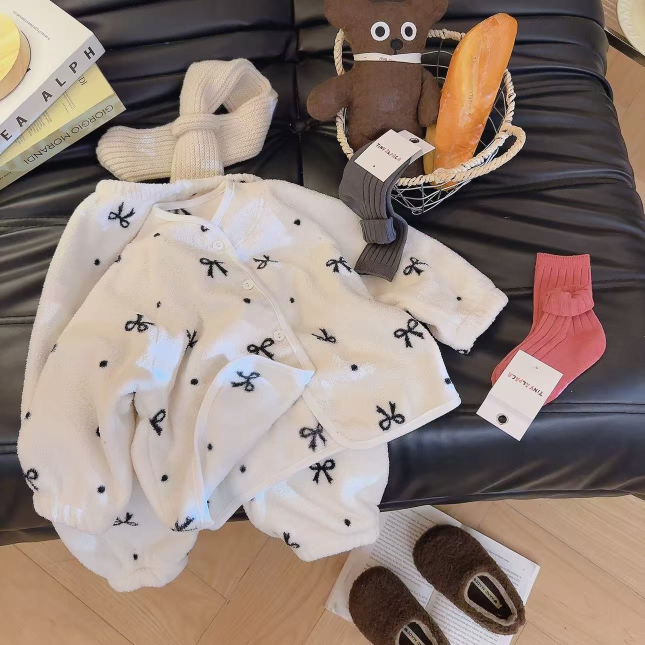 女童睡衣法兰绒儿童保暖家居服秋冬款女孩珊瑚绒宝宝加厚开衫套装 - 图2