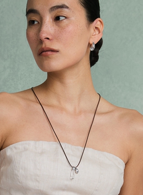 EWEST 新款时序花苞水晶双珠项链女透明白色吊坠水滴锁骨链项坠