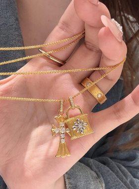 中古时尚精致拉丝镶钻十字架小花包包项链百搭高级复古小众锁骨链
