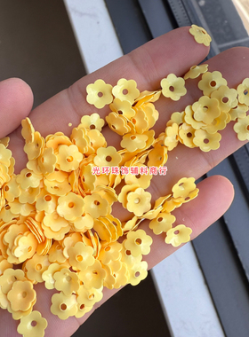 5mm-10mm透明暗红色立体凹梅花亮片手工饰品DIY材料缝衣服花形片
