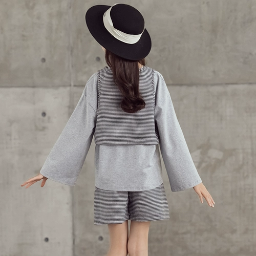 Осенний комплект, детский лонгслив, шорты, коллекция 2023, популярно в интернете, в западном стиле, подходит для подростков, 3 предмета