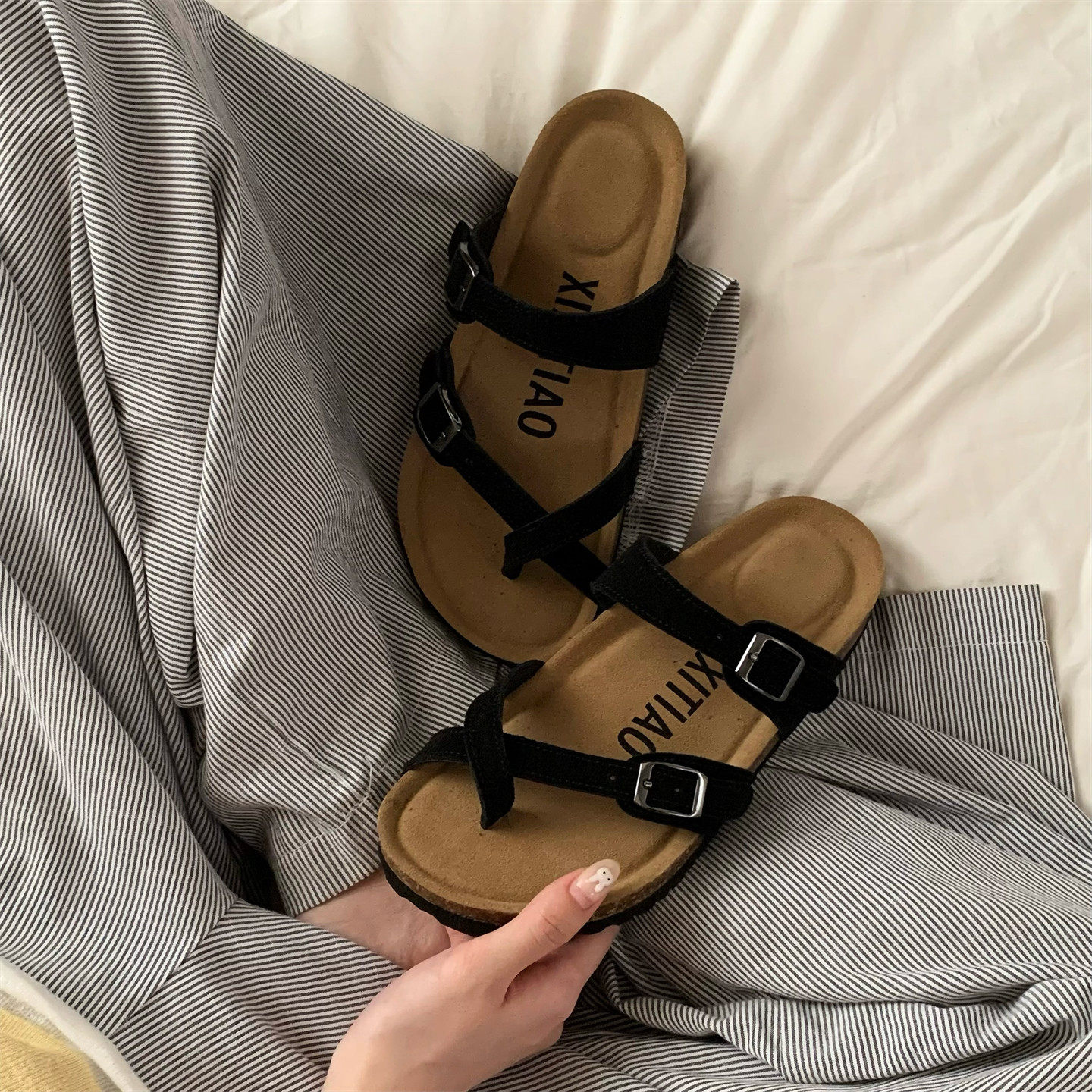 时尚方扣交叉带外穿夹趾足弓拖鞋夏季软木磨砂牛皮防滑女士勃肯鞋,淘宝优惠券,粉丝福利购,淘宝优惠卷