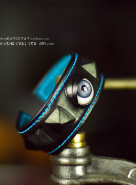 原创设计风牛皮情侣配饰手镯