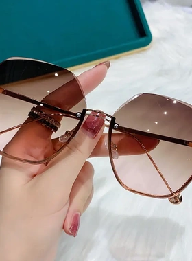 自带妆容感半透明太阳镜唯美墨镜