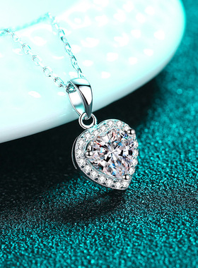 S925纯银镀18K金爱心项链女莫桑石群镀pt950铂金饰品钻石简约吊坠