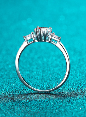 s925银镀18K金女指环镀pt950铂金介子时尚心形求婚莫桑石戒指礼物