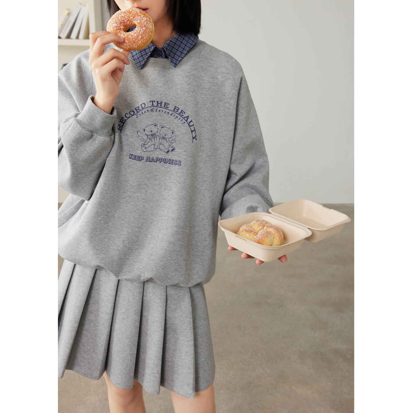 紫涵衬衫领印花卫衣a字百褶短裙女上下两件套装裙女2025秋季新款 - 图3