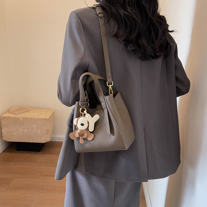 高级感包包女2026新款秋冬潮今年流行洋派菜篮子包单肩斜挎包百搭,淘宝优惠券,粉丝福利购,淘宝优惠卷