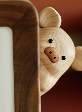 日常送礼桌面实木可爱猪猪摆件