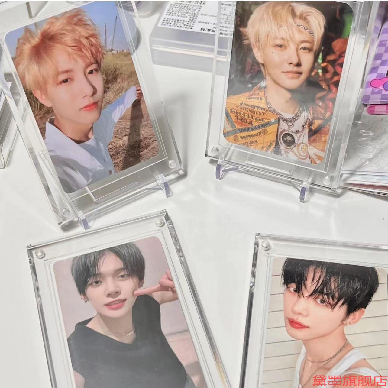 磁吸亚克力相框卡砖亚展示架吧唧追星摆台透明高清立牌带凹槽 - 图0