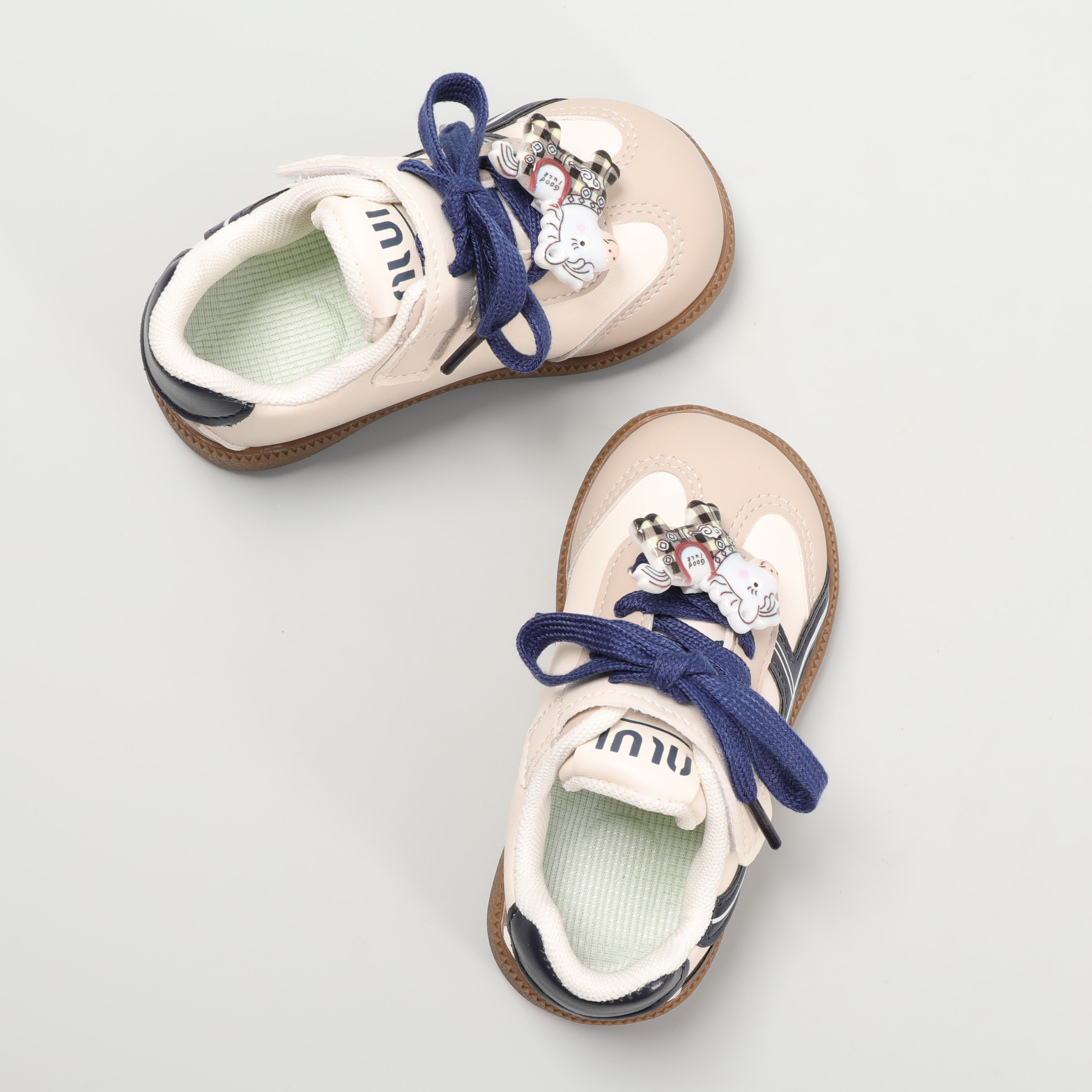 复古百搭男女童运动鞋卡通装饰魔术贴软底舒适板鞋低帮可爱休闲鞋,淘宝优惠券,粉丝福利购,淘宝优惠卷