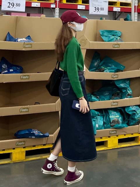 Mid-length skirt A-line design for petite denim skirt